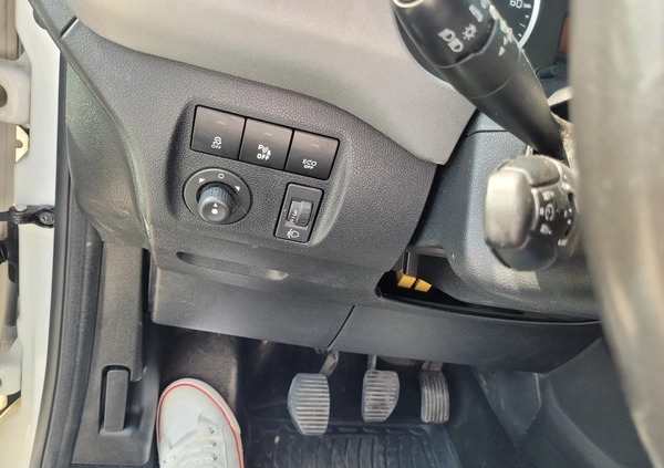 Peugeot Partner cena 43500 przebieg: 166000, rok produkcji 2017 z Gorlice małe 277